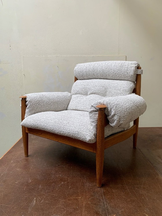 Image 1 of Flauschig & funktionell - Original Eric Merthen Sessel aus weißem Mischbouclé