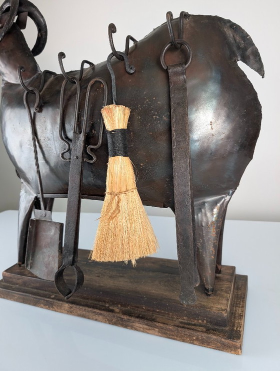 Image 1 of Set di utensili da camino brutalista a forma di ariete in metallo forgiato a mano, stile Lalanne