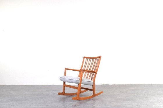 Schaukelstuhl ML33 von Hans J. Wegner für A/S Mikael Laursen, 1950er Jahre. – Hans Wegner, Schaukelstühle (photo 2 of 18)