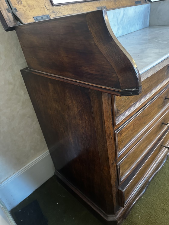 Image 1 of Commode de toilette XIX e s en noyer et marmo stile Luigi Filippo 