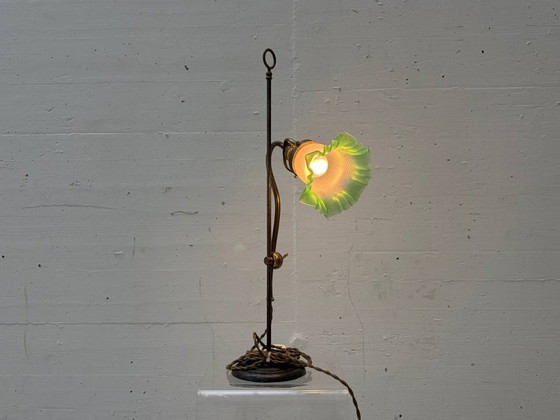 Image 1 of Art Nouveau table lamp made of brass and frosted glass, circa 1910