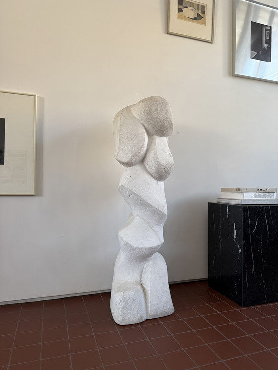 Image 1 of Stehende Granit-Stein-Skulptur