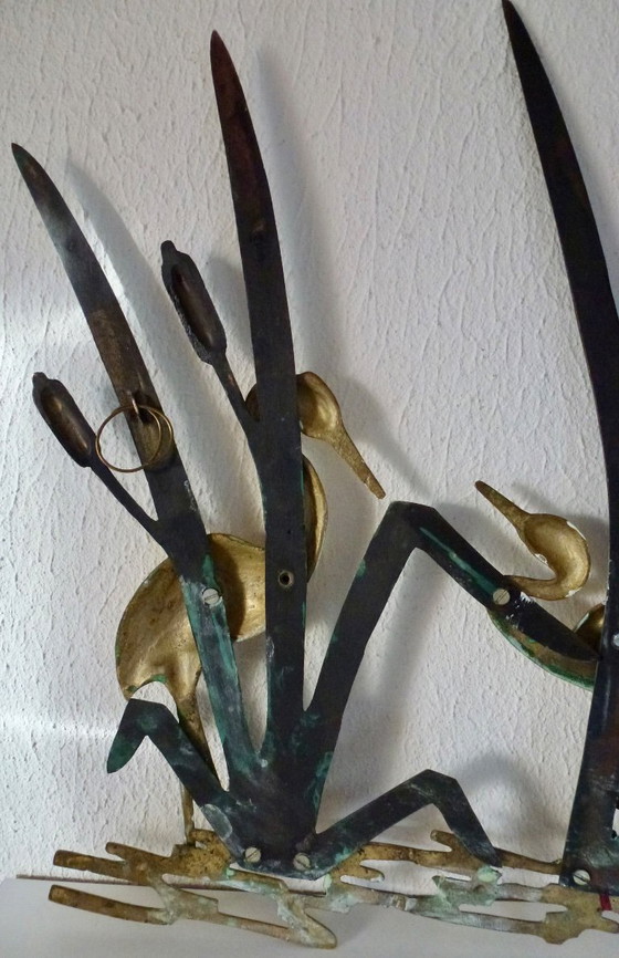 Image 1 of Decorazione murale vintage in ottone con due gru tra le canne.