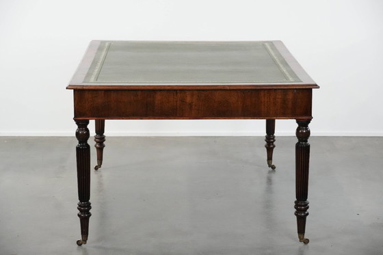 Image 1 of Antieke Schrijftafel/ Bureau/ Partner Desk Uit Begin 20e Eeuw Met 6 Lades En Een Donkergroen Lederen Blad In Engelse Stijl