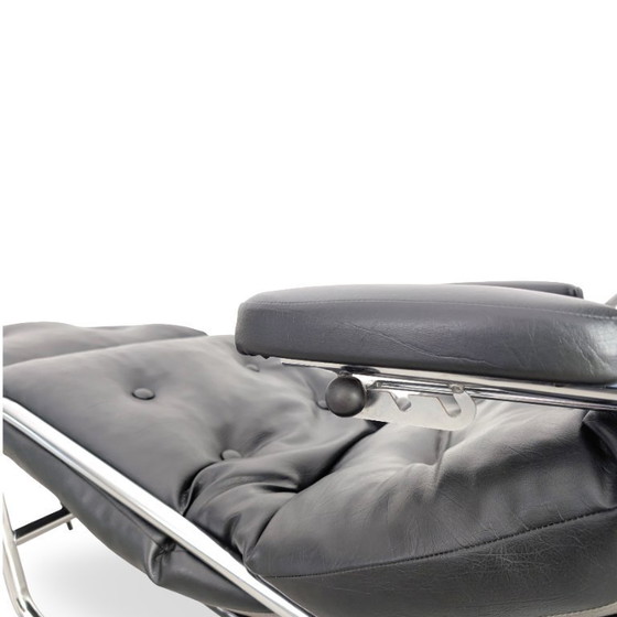 Image 1 of Sillón mecedora de diseño original Lama, de cuero negro, estilo Bauhaus.
