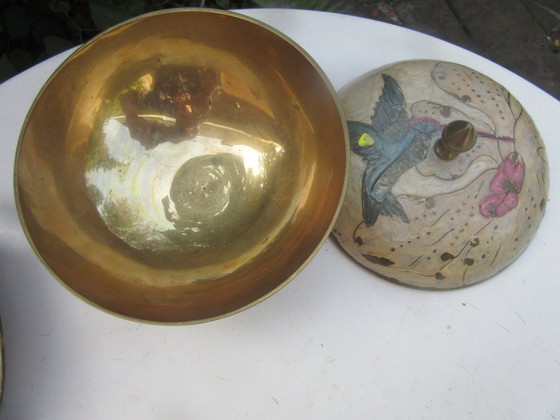 Messing und emaillierte Deckelschale und passende Servierplatte im Jugendstil – Schalen, Brass (photo 6 of 13)