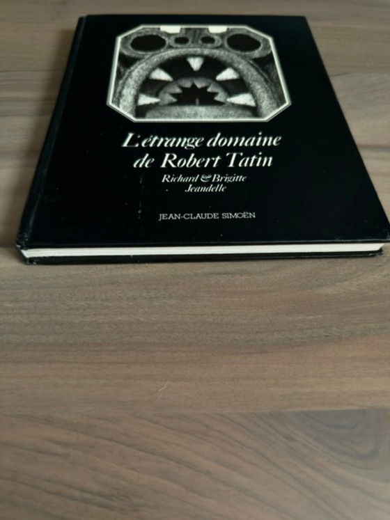 Het vreemde domein van Robert Tatin — Uitzonderlijk exemplaar met gesigneerde inscriptie en familieherkomst. (photo 5 of 8)