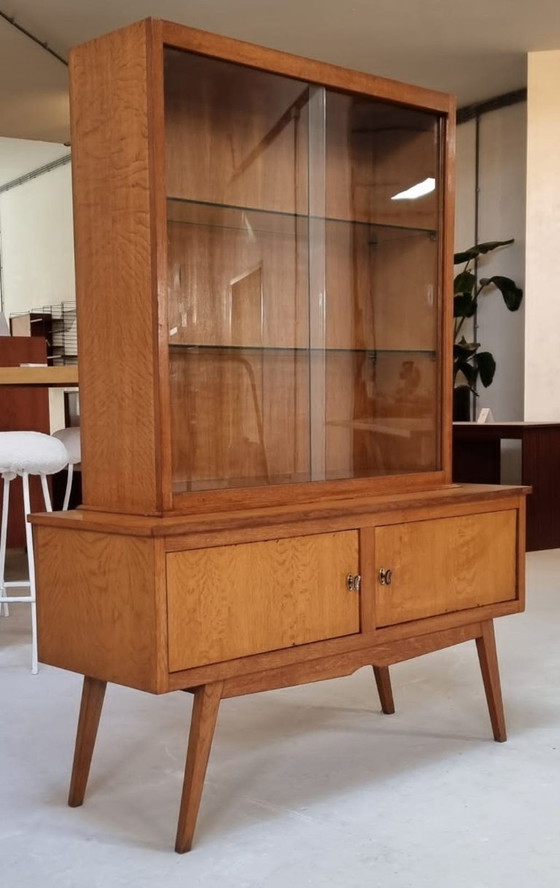 Image 1 of Vetrina di metà secolo