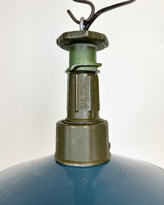 Image 1 of Lampada a sospensione industriale in smalto blu con parte superiore in alluminio pressofuso, anni '60