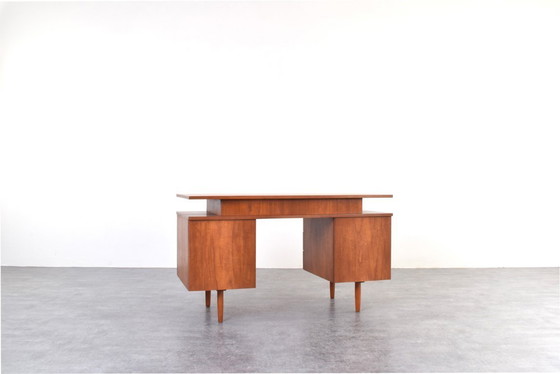 Image 1 of Scrivania in teak di metà secolo, anni '60.