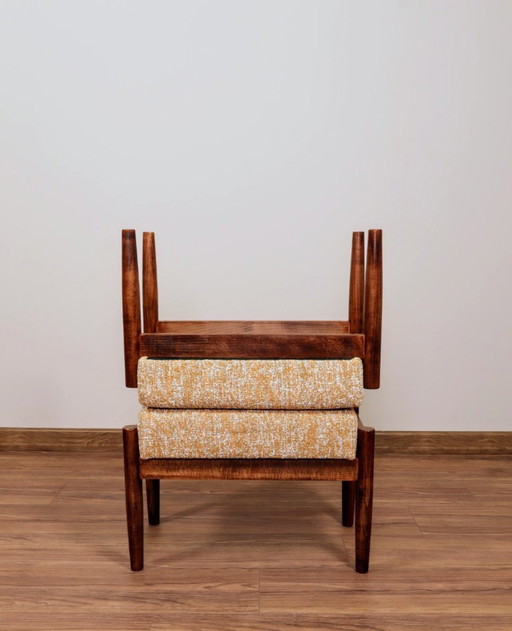 Zwei Hocker, Kinderstühle, Müslimischung, gelb-weiß