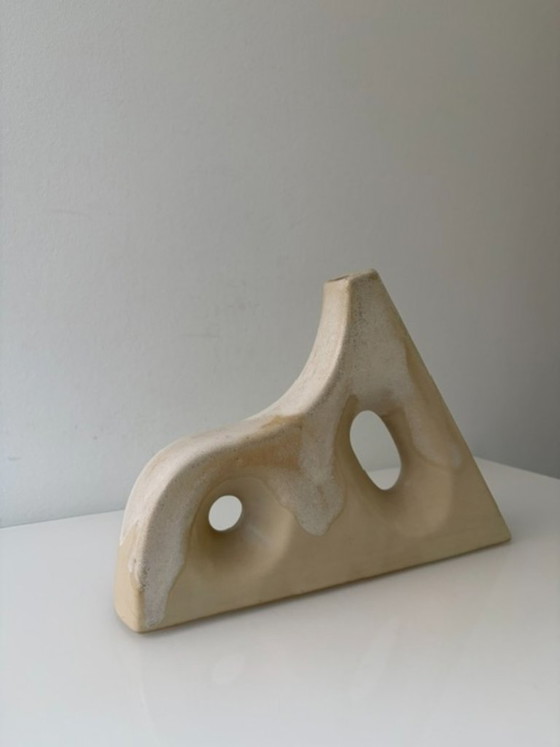 Organic ceramic design vase – ecru/cream (photo 3 of 13)