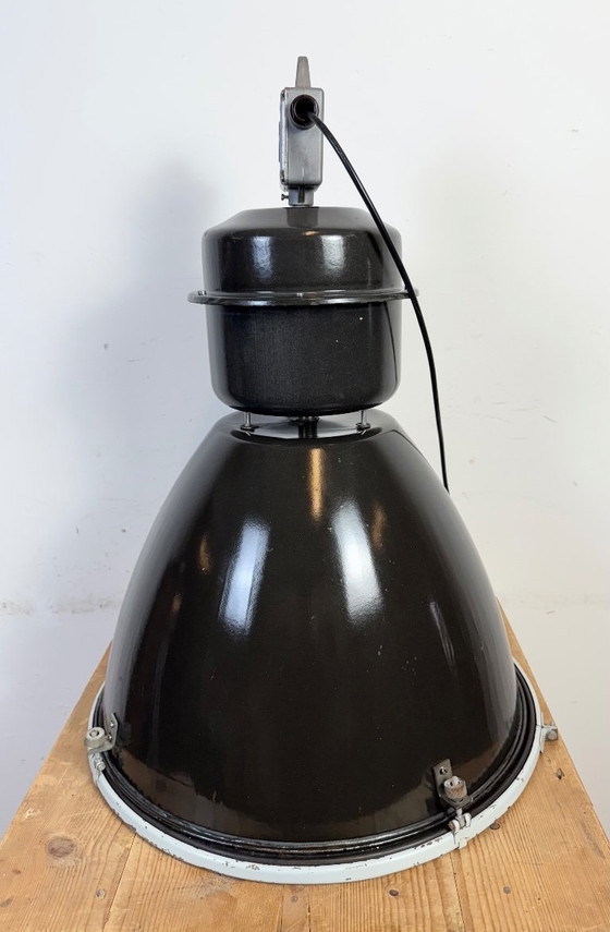 Image 1 of Grande lampada industriale in smalto nero con copertura in vetro trasparente di Elektrosvit