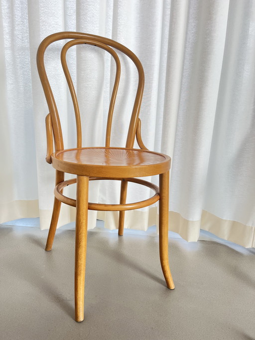 SIT-Möbel „Modell 2150“ – Premium-Stuhl im Thonet-Stil