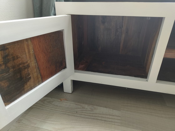 Image 1 of Televisiekast/dressoir met hout van oude Indonesische vissersbootjes