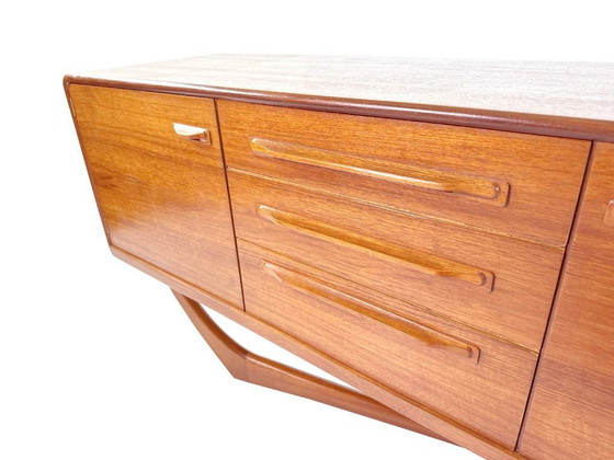 Image 1 of Mid-century sideboard van Val Rossi voor Beithcraft