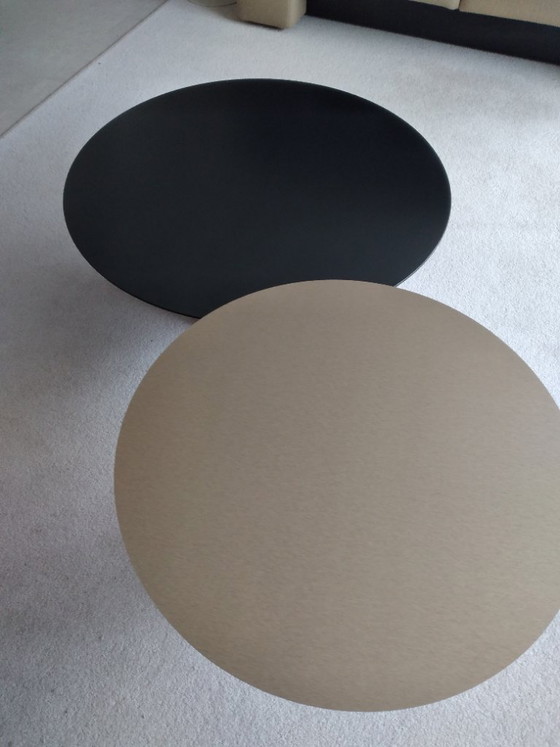 Image 1 of Table basse avec base en céramique et plateau en Alupanel (Pièce unique)