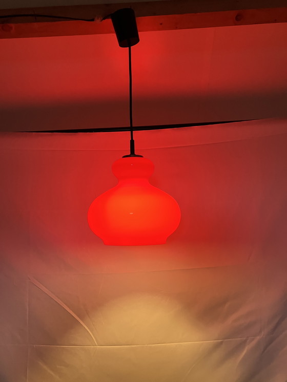 Image 1 of Lampada a sospensione vintage in vetro rosso ciliegia Peill & Putzler, anni '60