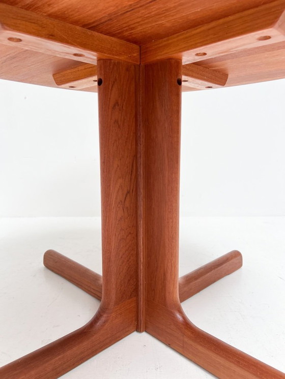 Image 1 of Mesa auxiliar de madera maciza de Durlynd, años 60