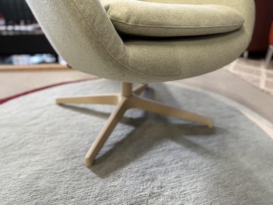 Image 1 of Leolux Pode Armchair Fabric Design Swivel Chair