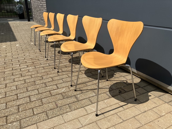 Image 1 of Fritz Hansen series 7 Butterfly chairs natural wood 1988