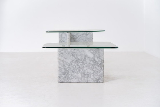 Image 1 of Salontafels van marmer en glas (Italië, jaren 70).