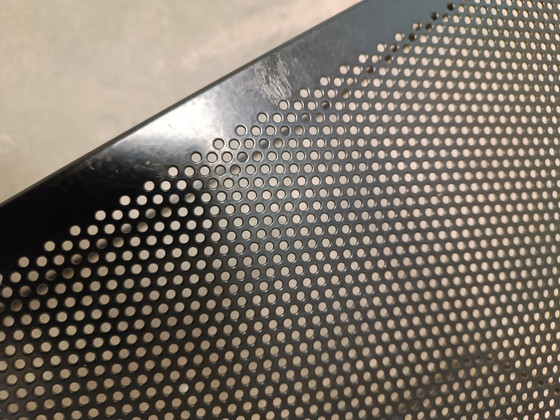 Image 1 of Table d'appoint postmoderne en métal perforé