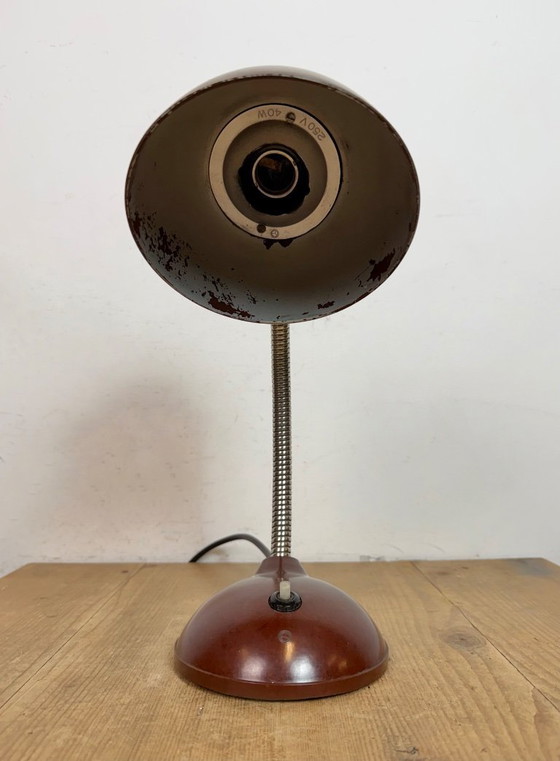 Image 1 of Lampe de table vintage en bakélite brune à col de cygne, années 1950