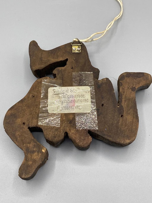 Geschnitzte Trinacria aus Holz – Symbol Siziliens – Zum Aufhängen – decoratieve objecten, Wood, Metal (photo 2 of 2)