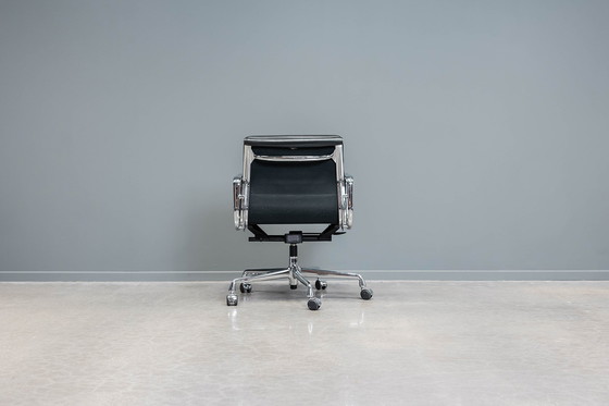 Image 1 of Eames Ea217 Softpad Office Chair