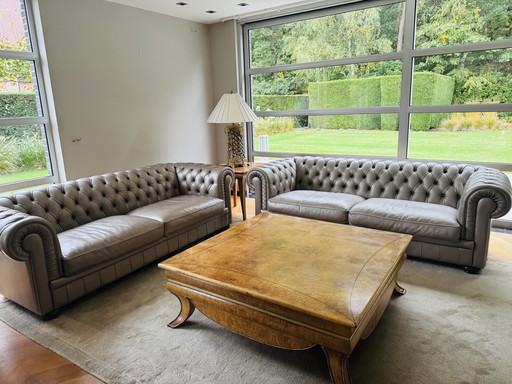 Sofá Chesterfield de piel Natuzzi – Diseño italiano