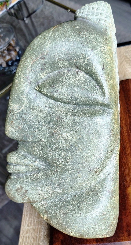 Chef-d'œuvre de Qualité Musée: La Sculpture de Serpentin Shona "De Griek" Unique (11,5 kg) – Stone, Wood (photo 8 of 15)