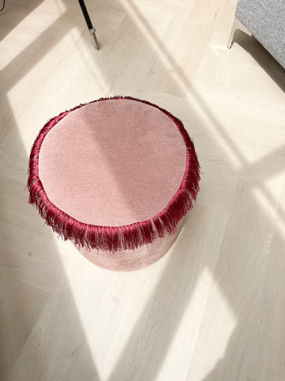 Image 1 of Pouf fait main | Chenille rose poudré et franges bordeaux