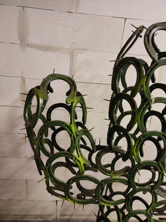 Image 1 of Opera d'arte - CACTUS di Patrick Gray (USA) 2020 - ferri di cavallo/chiodi