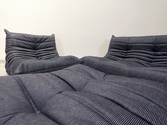 Image 1 of Ligne Roset Togo - 1 posto e pouf - tessuto gessato blu