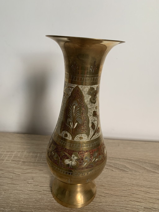 Vase ancien indien en laiton
