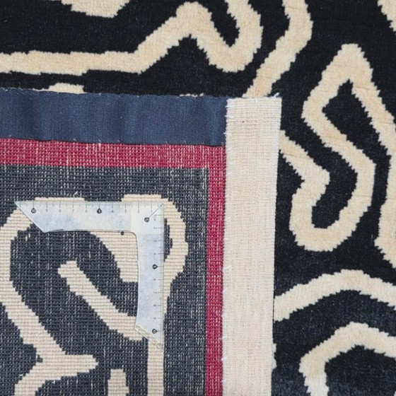 Keith Haring Untitled Rug – Limited Edition Hand-Woven Wool Art (210 x 200 cm) – Tapis (photo 5 of 8)