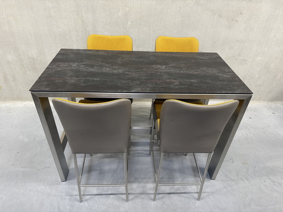 Image 1 of Bert Plantagie Edge Bartafel + 4 Mambo barstoelen 