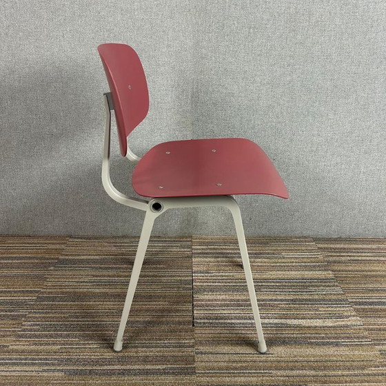 Image 1 of Sedia Hay Revolt