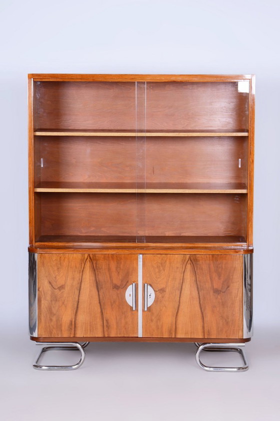 Gerestaureerde art-deco boekenkast van Vichr a Spol., walnoothout, glas, Tsjechië, jaren 1930. (photo 11 of 13)