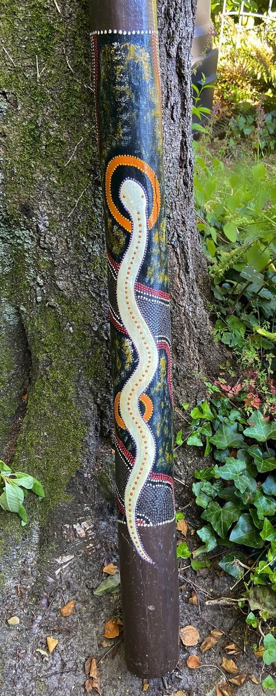 Vecchio Didgeridoo in legno con pittura Aborigena Serpente e Tartaruga, Oggetti decorativi, Nero, Opknappers (foto 13 di 13)