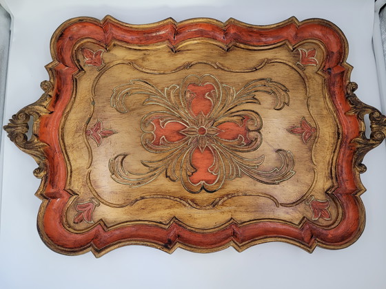 Image 1 of Vassoio fiorentino. Oro con colori arancio/rosso.