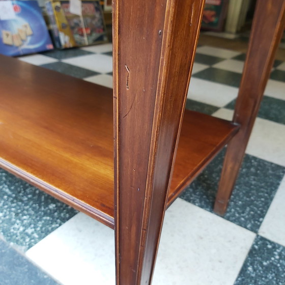 Image 1 of Commode de style Louis XVI à 4 tiroirs