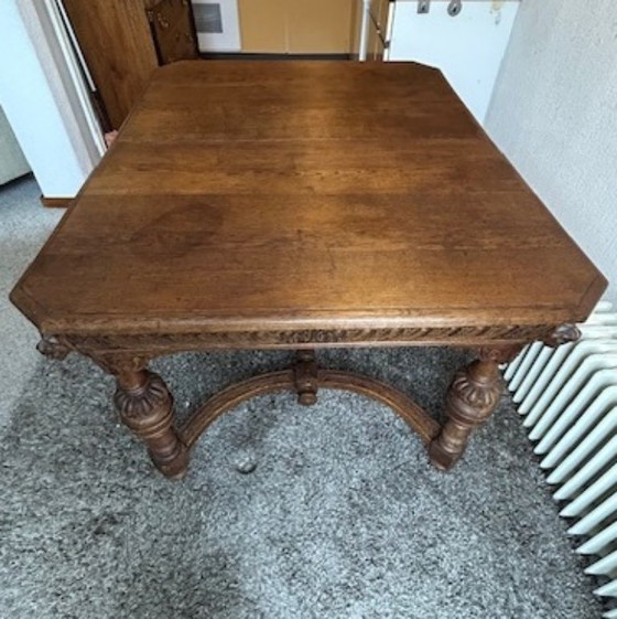 Image 1 of Table de salle à manger Malines style Renaissance avec quatre têtes de lion