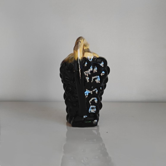 Image 1 of CERAMIC PITCH IN THE SHAPE OF A BUNCH OF GRAPE