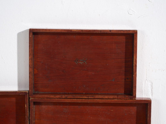Set di 7 vassoi da portata giapponesi antichi in legno – Periodo Taishō–Showa (c.1910–1940) (photo 38 of 40)