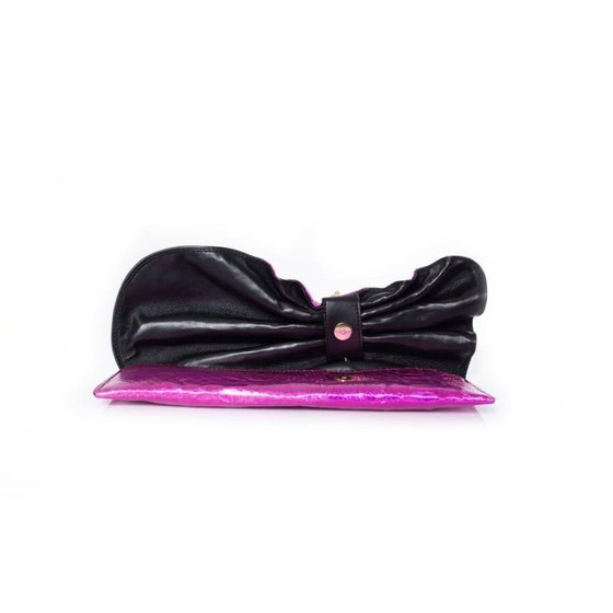 Image 1 of Maison Du Posh, Clutch aus metallisch schimmerndem Schlangenleder in Rosa