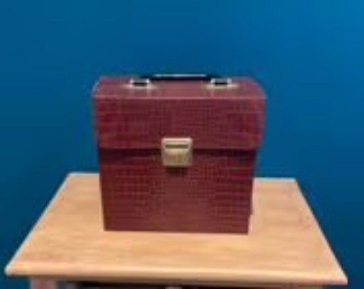 Valise vinyle vintage rouge – déco rétro années 80