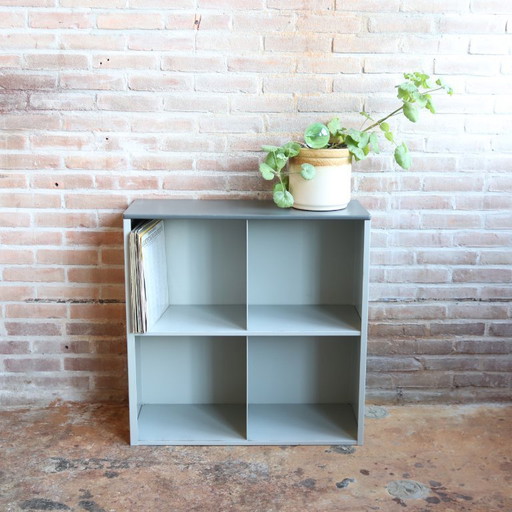 Vetrina vintage in metallo per LP e giradischi