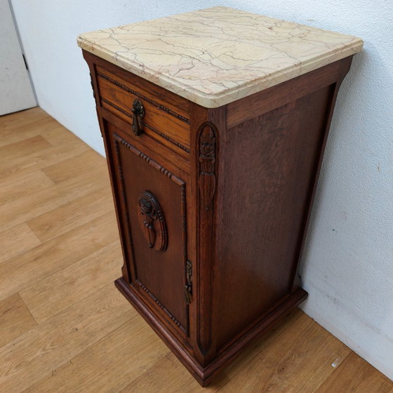 Image 1 of Comodino antico vintage con piano in marmo